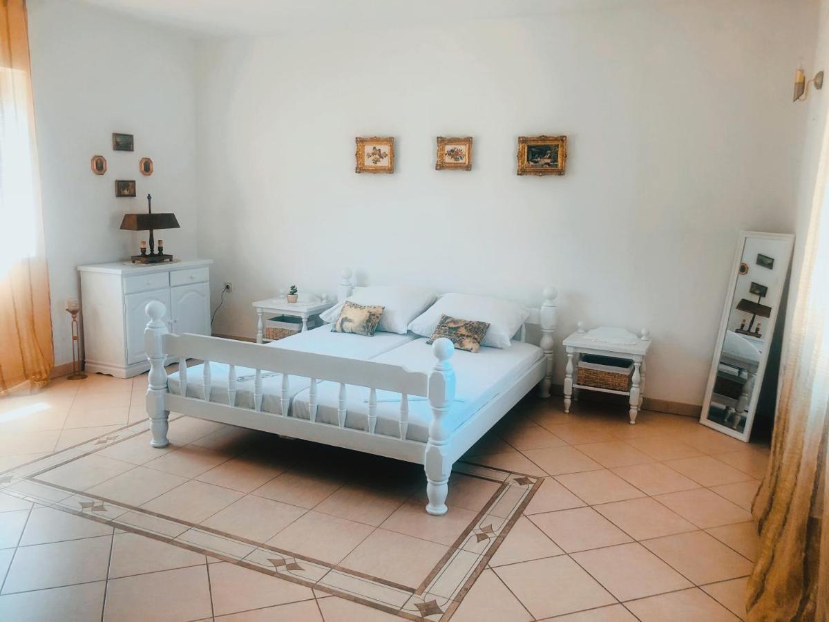 Apartmani Bepina Supetar Buitenkant foto