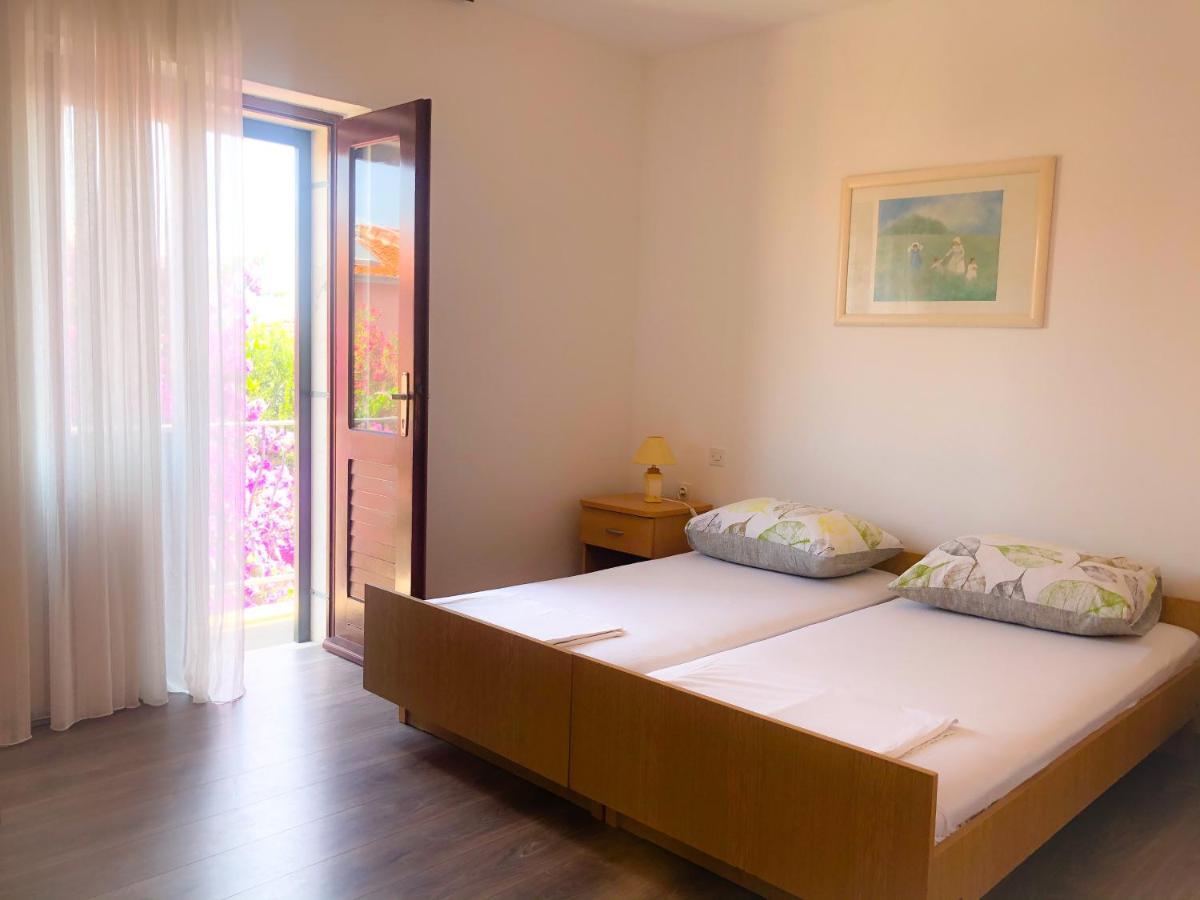 Apartmani Bepina Supetar Buitenkant foto