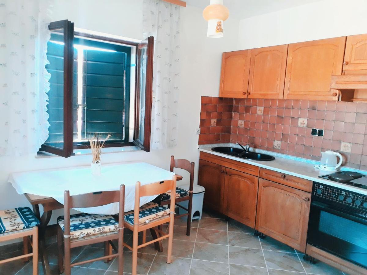 Apartmani Bepina Supetar Buitenkant foto