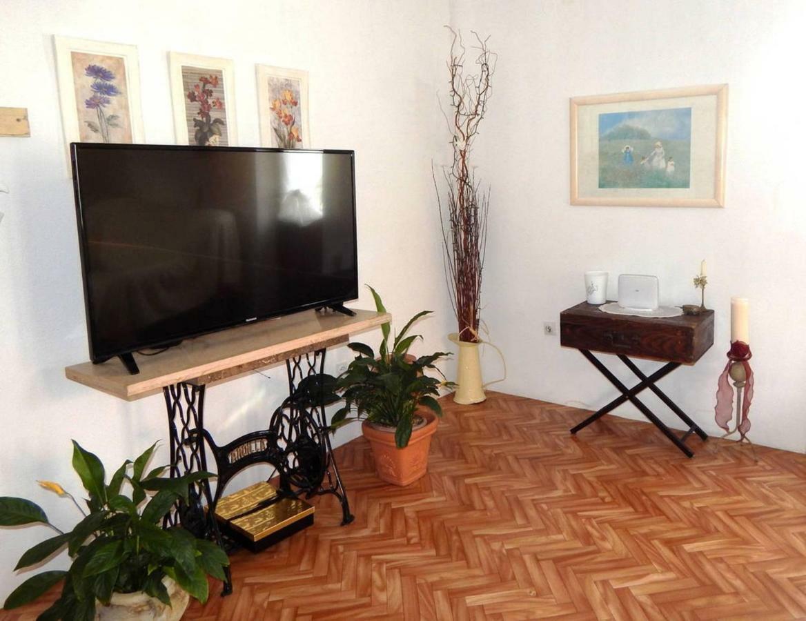 Apartmani Bepina Supetar Buitenkant foto